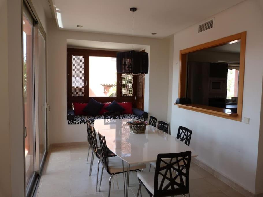 Luxurious Townhouse With Sea Views Villa Manilva Ngoại thất bức ảnh